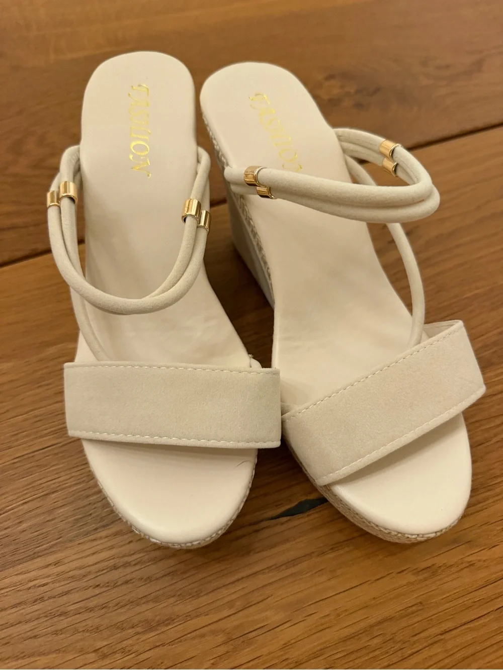 N/A beige wedge